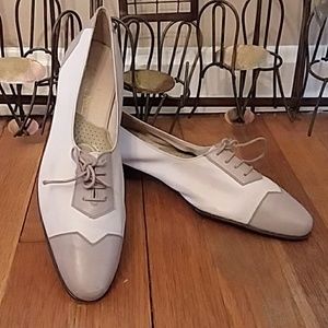 Vintage Salvatore Ferragamo Womens Shoes Two Toned